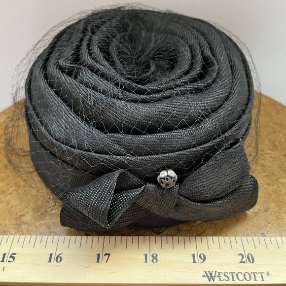 Vintage Women's Black Mesh Veil Pillbox Fascinator Party Cap w/ Bow and Rose Gem - Picture 7 of 13